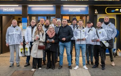 Vlaams Belang voert actie in het station van Hasselt tegen regering-De Wever